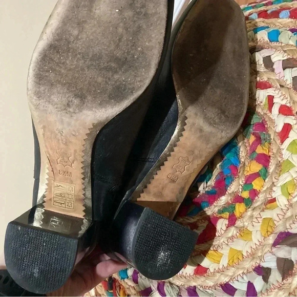 Tory Burch black leather heel  ankle boots - Picture 7 of 7